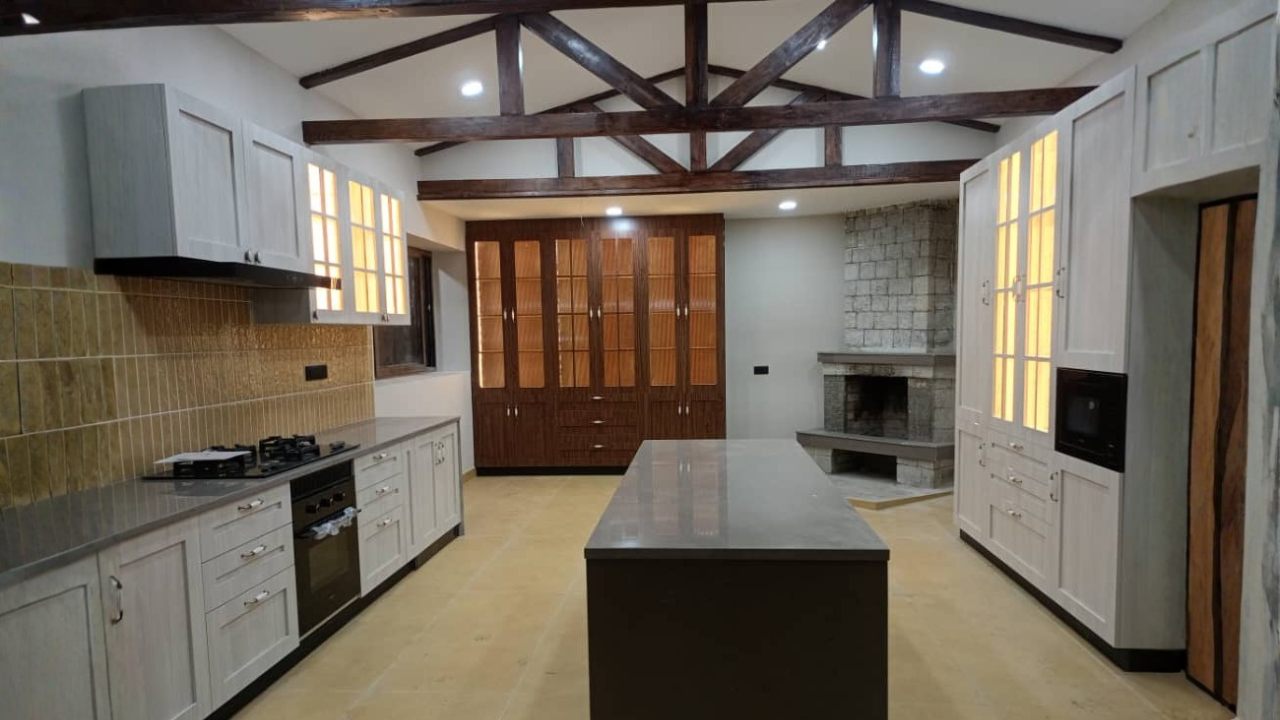 Luxury Modular Kitchen With Display Cabinet